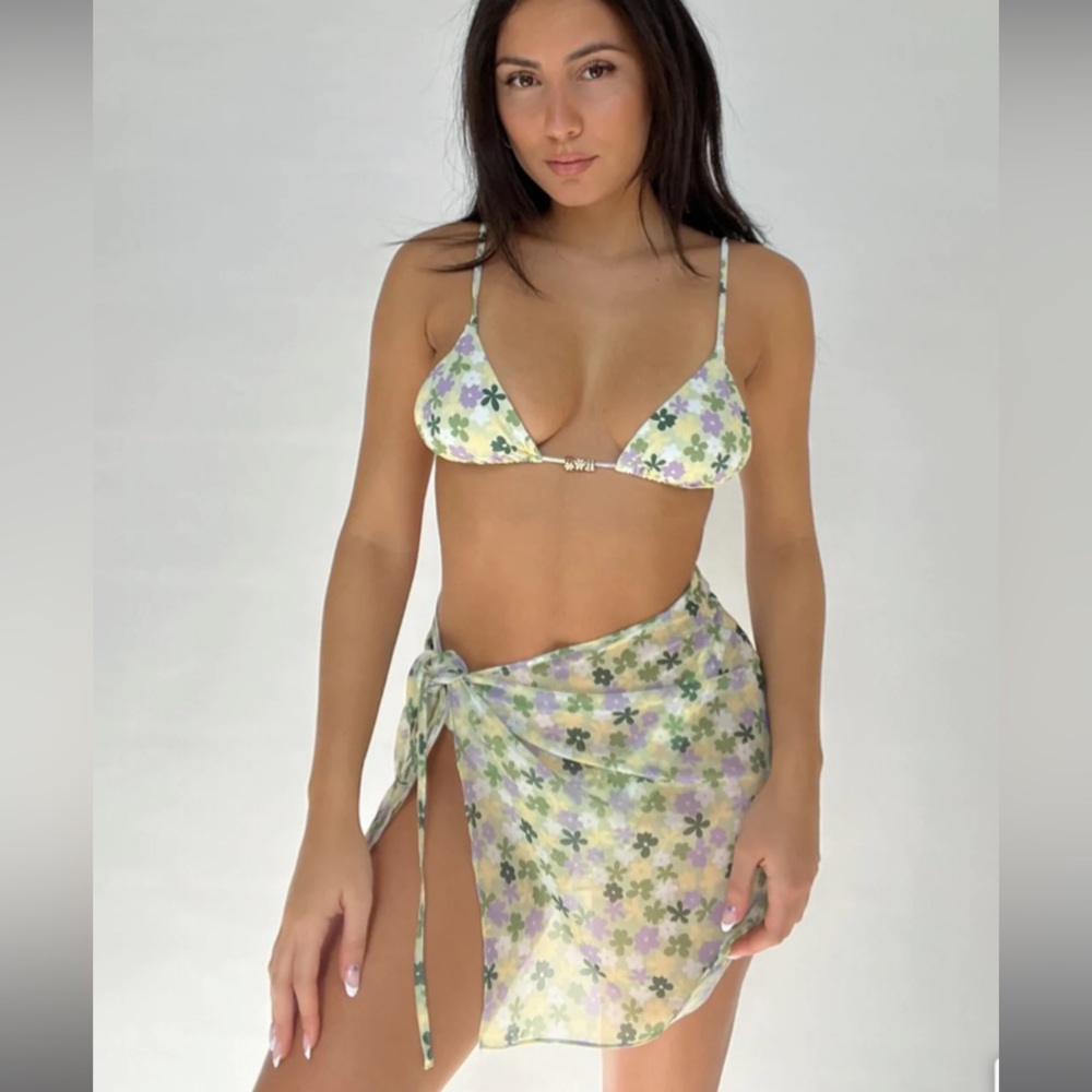 437 The Short Wrap Sarong Eden
